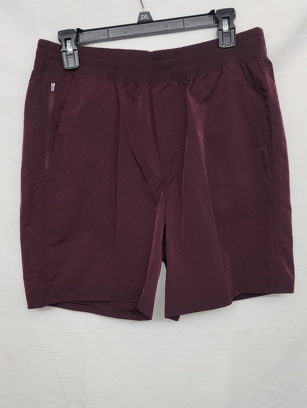 VRST Men's Medium 7" Performance Water Repellent  Burgandy Plum Shine Shorts